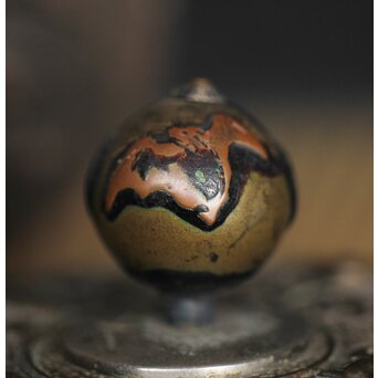 亀文堂 日本梅泉 饕餮紋蓋 象嵌鉄瓶　 M253 