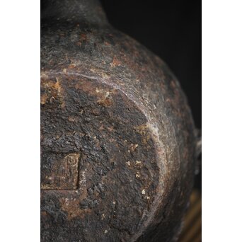 亀文堂 日本梅泉 饕餮紋蓋 象嵌鉄瓶　 M253 