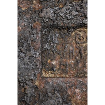 亀文堂 日本梅泉 饕餮紋蓋 象嵌鉄瓶　 M253 