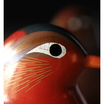 三代 鈴木表朔 鈴木雅也 乾漆鴛鴦香合　Q273 白目は卵殻張で表現