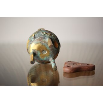 西垣一瑳 鍍金銅饕餮紋 鼎式香炉　M263 