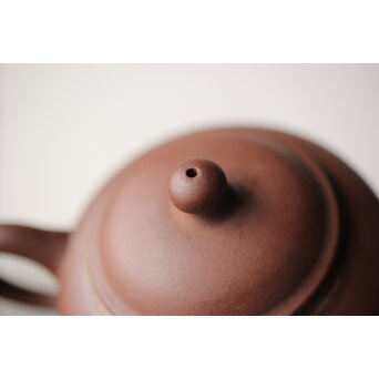 中国宜興 柴砂朱泥 水平壺　P248 