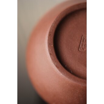 中国宜興 柴砂朱泥 水平壺　P248 