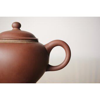 中国宜興 柴砂朱泥 水平壺　P248 
