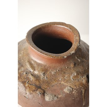 常滑焼 変形壺　P249 