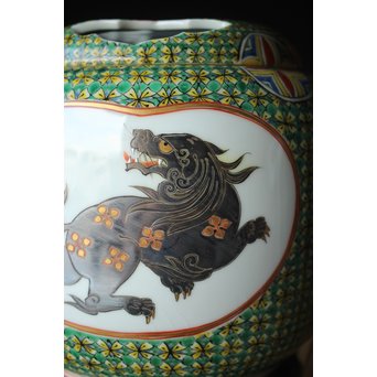 二代 上出喜山 獅子図小紋文様手炉　P258 