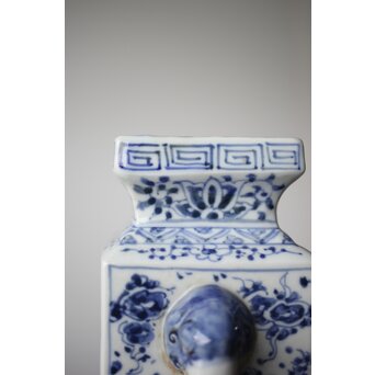 象耳瓶 染付花瓶　P266 