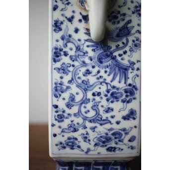 象耳瓶 染付花瓶　P266 