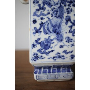 象耳瓶 染付花瓶　P266 