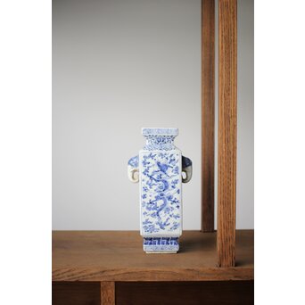 象耳瓶 染付花瓶　P266