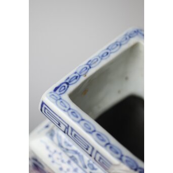 象耳瓶 染付花瓶　P266 