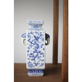 象耳瓶 染付花瓶　P266 