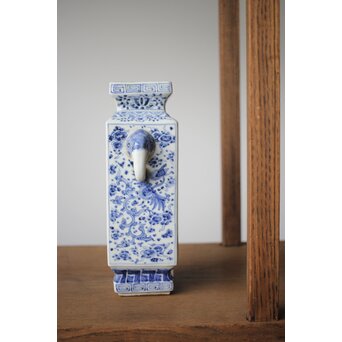 象耳瓶 染付花瓶　P266 