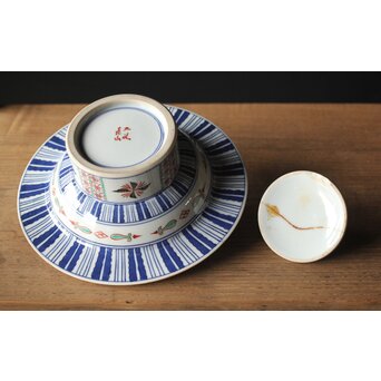 二代 上出喜山 九谷貝尽蓋物　P268 