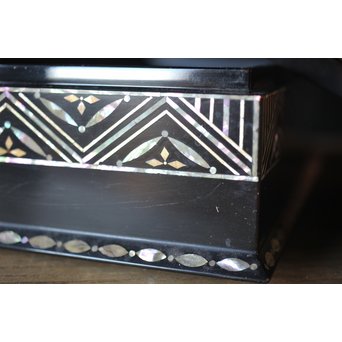 柳畔居古拙/梶古拙 青貝菊 宝石箱　Q281 