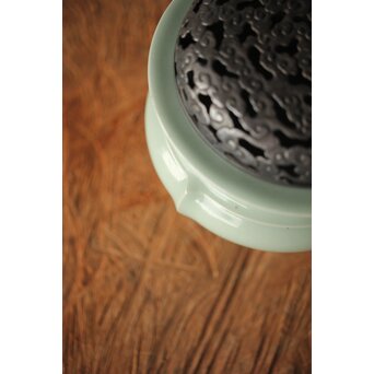 宮永東山 青磁 香炉袴腰香炉 純銀 雲透 火屋　P292 