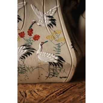 明治萬古 堀友直造 白泥花鶴細密色絵 五角形急須　P301 