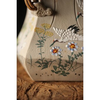 明治萬古 堀友直造 白泥花鶴細密色絵 五角形急須　P301 