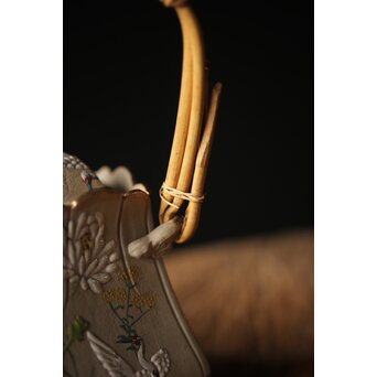 明治萬古 堀友直造 白泥花鶴細密色絵 五角形急須　P301 