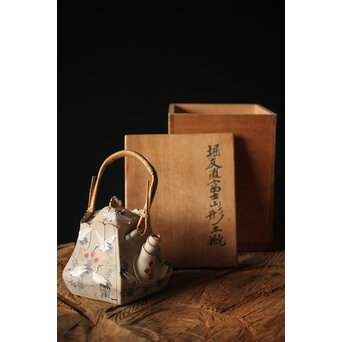 明治萬古 堀友直造 白泥花鶴細密色絵 五角形急須　P301 