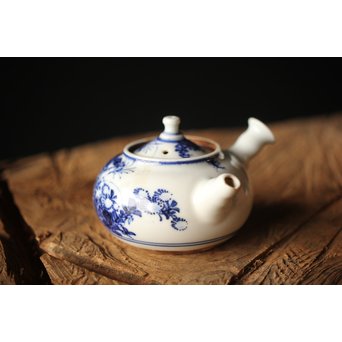 清水七兵衛 青華秋草染付急須　P303 