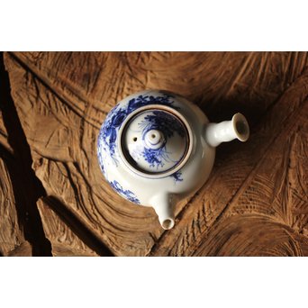 清水七兵衛 青華秋草染付急須　P303 