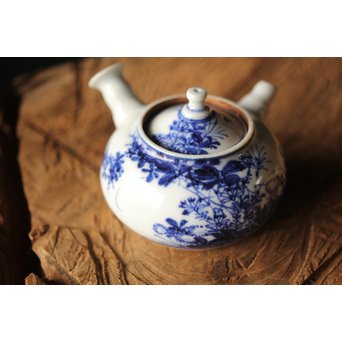 清水七兵衛 青華秋草染付急須　P303 