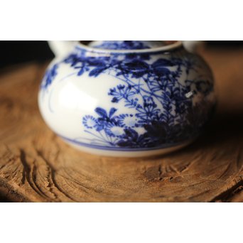 清水七兵衛 青華秋草染付急須　P303 