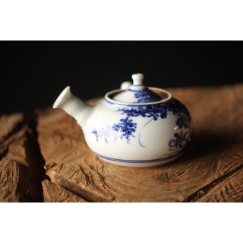 清水七兵衛 青華秋草染付急須　P303 