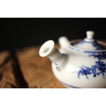 清水七兵衛 青華秋草染付急須　P303 