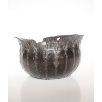 弘美作 佐渡銅器 斑柴銅 虫食手蓮葉文建水　M287 