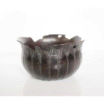 弘美作 佐渡銅器 斑柴銅 虫食手蓮葉文建水　M287 