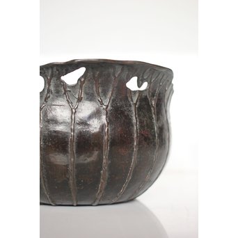 弘美作 佐渡銅器 斑柴銅 虫食手蓮葉文建水　M287 