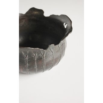 弘美作 佐渡銅器 斑柴銅 虫食手蓮葉文建水　M287 