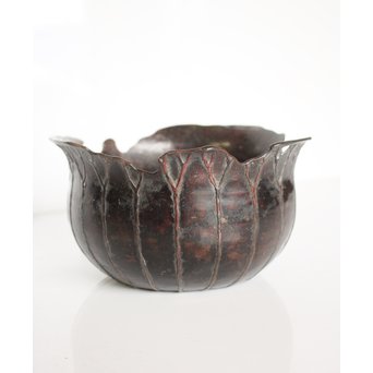 弘美作 佐渡銅器 斑柴銅 虫食手蓮葉文建水　M287