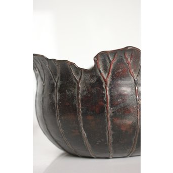 弘美作 佐渡銅器 斑柴銅 虫食手蓮葉文建水　M287 