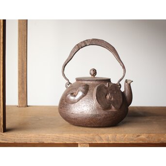 りんごの鉄瓶　M290