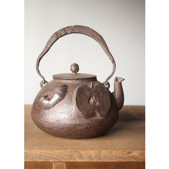 りんごの鉄瓶　M290 