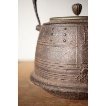 釜師系か 鐘形鉄瓶　M292 