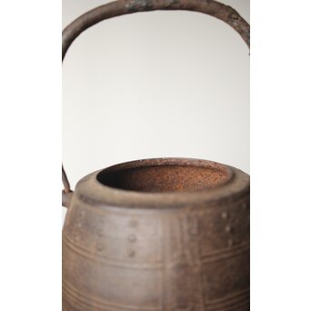 釜師系か 鐘形鉄瓶　M292 