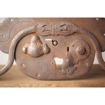 蔵戸の巾着金具　M294 