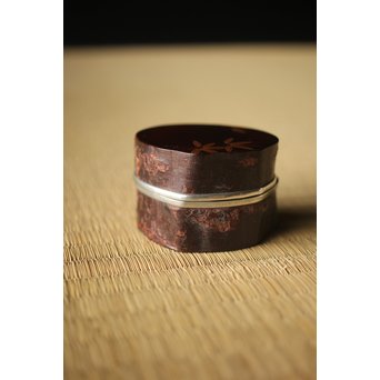 稲尾誠中斎 如意庵 梅古木香合 立花大亀書付 大徳寺 共布 共箱　Q284 