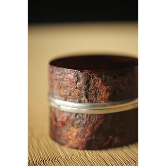 稲尾誠中斎 如意庵 梅古木香合 立花大亀書付 大徳寺 共布 共箱　Q284 