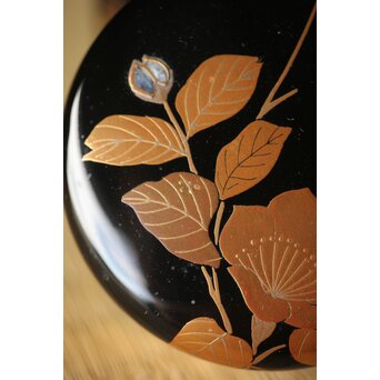 加賀蒔絵師 坂下雄峰 山茶花蒔絵 大棗 共箱　Q288 