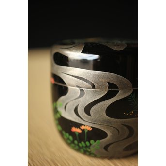 吉田一峰 鵬雲斎好 流水春草蒔絵 大棗 共箱　Q289 