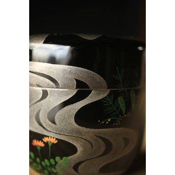 吉田一峰 鵬雲斎好 流水春草蒔絵 大棗 共箱　Q289 