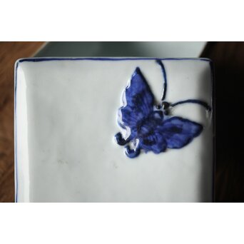 二代 清風与平 古染付写蓋物 唐木箱　P310 