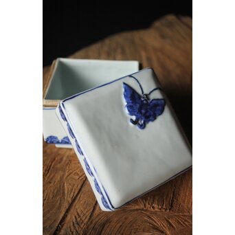 二代 清風与平 古染付写蓋物 唐木箱　P310 