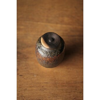 瀬戸天目釉肩衝茶入　P312 