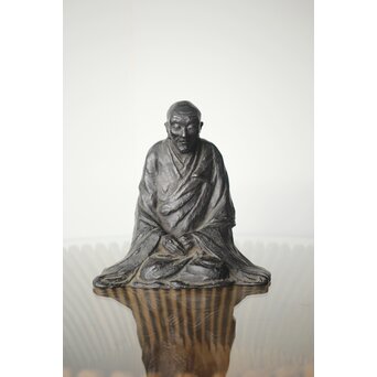 所載品 鋳師 北原三佳 良寛和尚坐像　M301